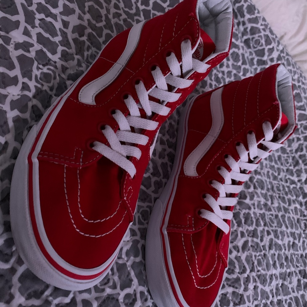 RED VANS SIZE 6.5